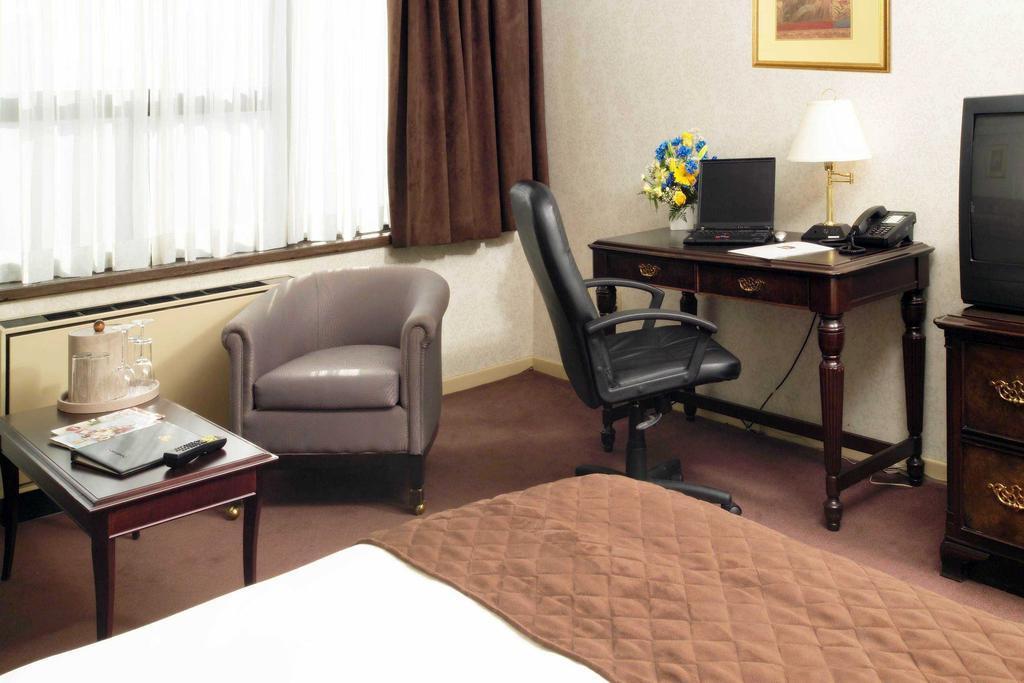 Best Western Primrose Hotel Downtown Τορόντο Δωμάτιο φωτογραφία